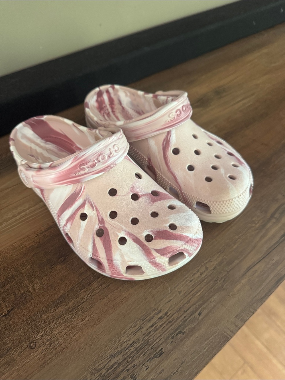 Crocs-Style women’s Slip-On Clog in Pink Marble